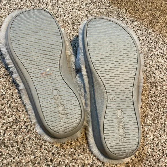 Vionic Cozy Gray Faux Fur Slippers - Picture 2 of 5